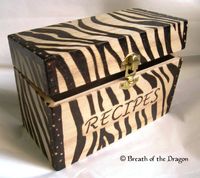 Tiger-striped recipe card box